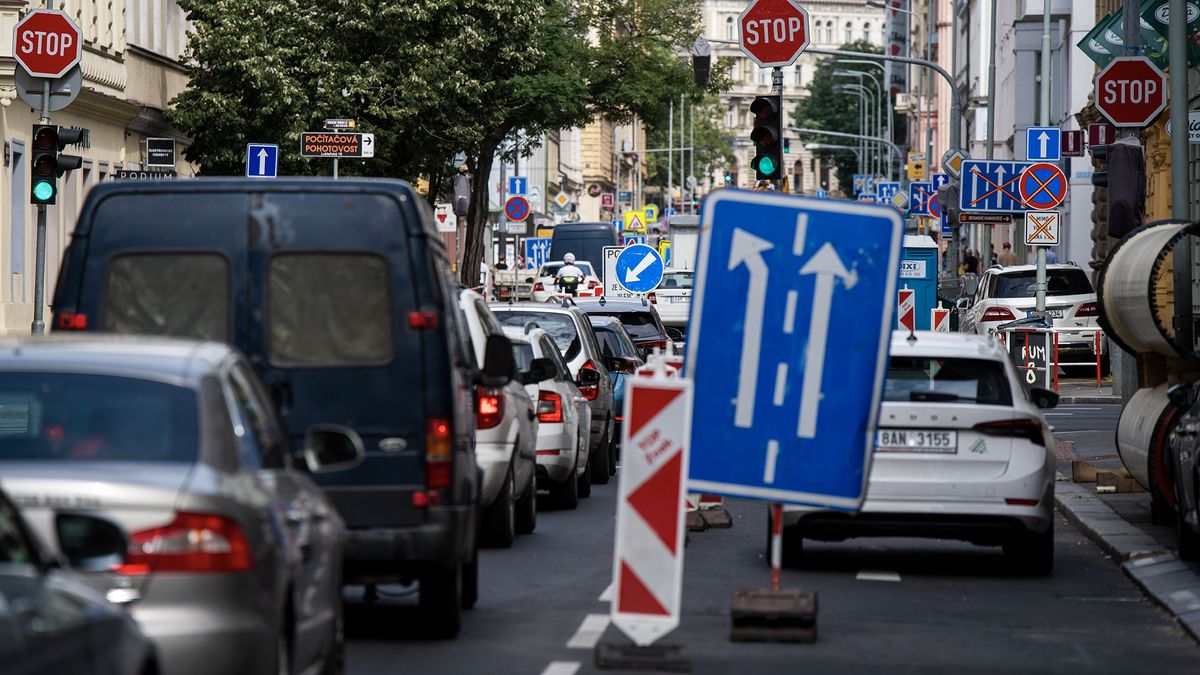 Komunální volby v Praze jsou o parkování, říká šéf strany motoristů